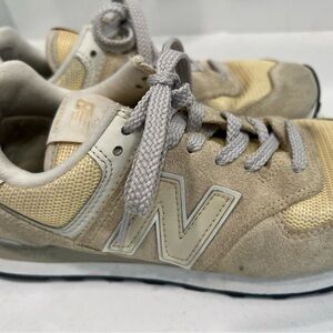 Women’s New Balance Size 8